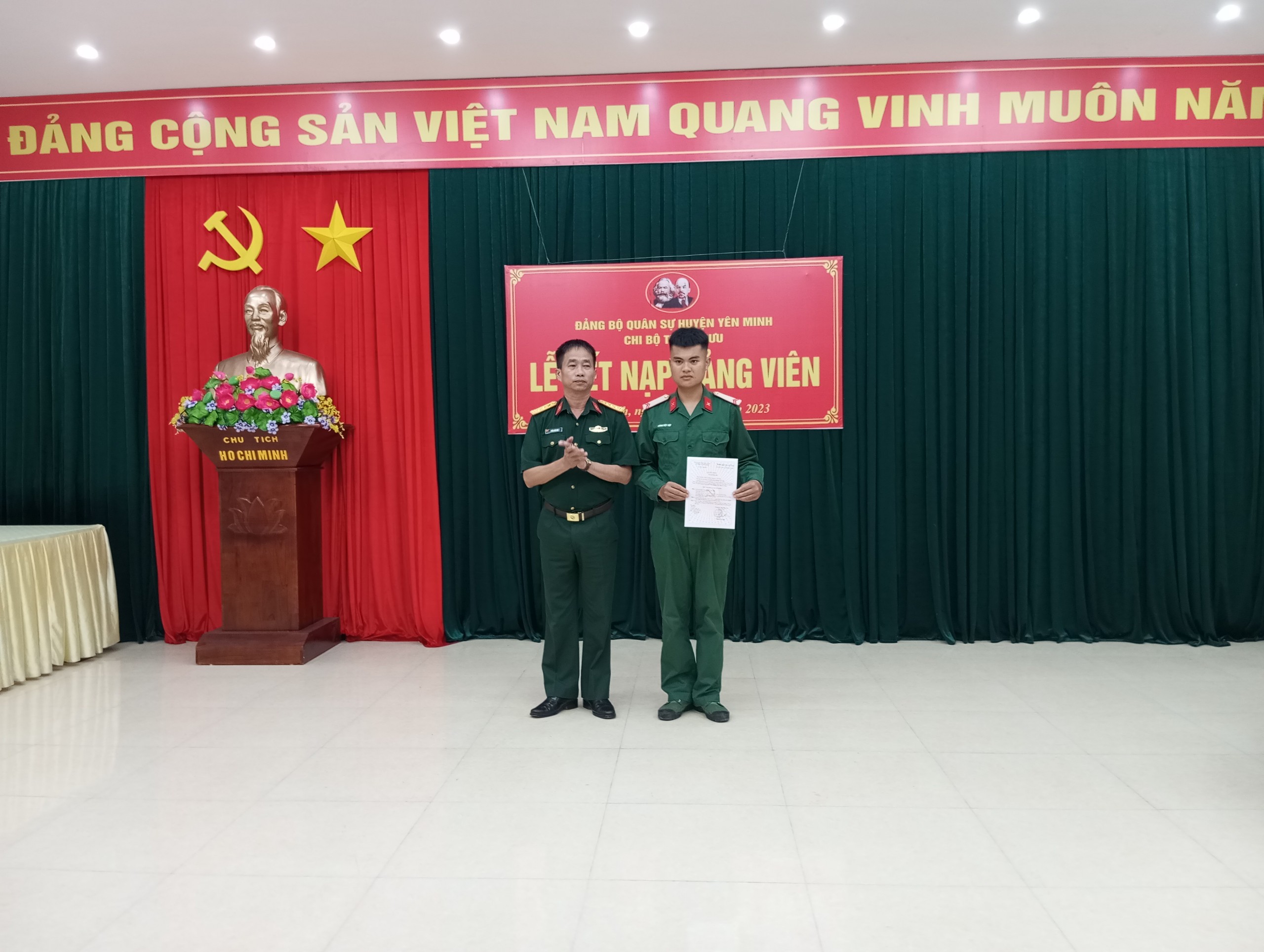 Lễ Kết Nạp Đảng Viên Mới Của Chi Bộ Tham Mưu, Đảng Bộ Quân Sự Huyện