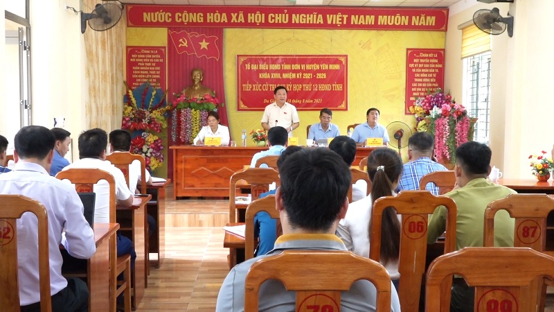 Tổ đại biểu HĐND tỉnh đơn vị huyện Yên Minh tiếp xúc cử tri tại xã Du Già, Lũng Hồ