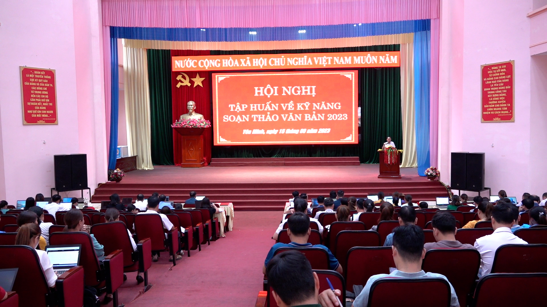 Yên Minh tổ chức tập huấn kỹ năng soạn thảo văn bản năm 2023