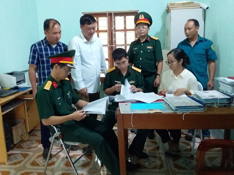 Ban CHQS huyện kiểm tra Tiểu đội Dân quân thường trực xã Phú Lũng
