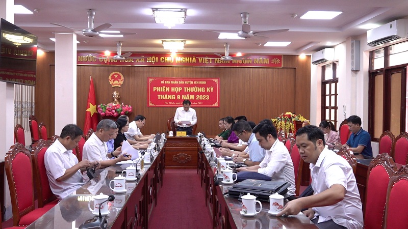 UBND huyện Yên Minh họp phiên tháng 9 năm 2023