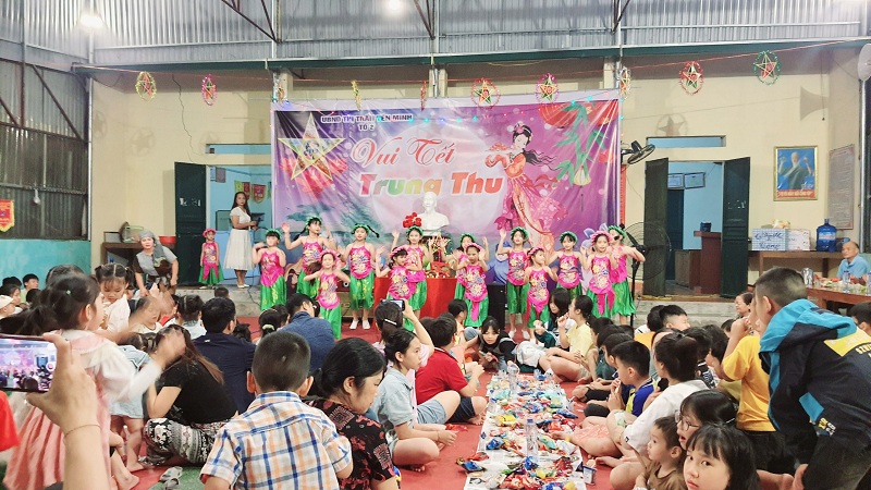 Tổ dân phố 2 tổ chức vui Tết trung thu cho trẻ em