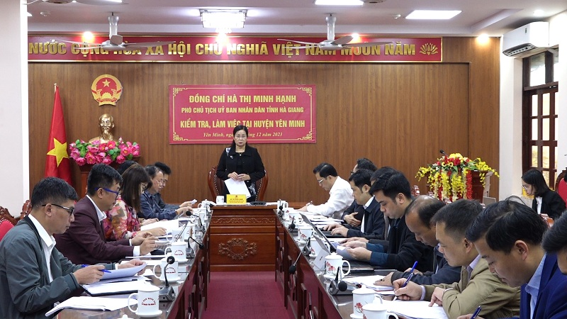 Phó Chủ tịch UBND tỉnh Hà Thị Minh Hạnh làm việc tại huyện Yên Minh