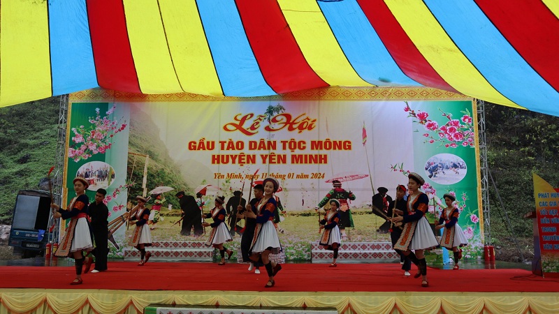 Lễ hội Gầu Tào dân tộc Mông huyện Yên Minh