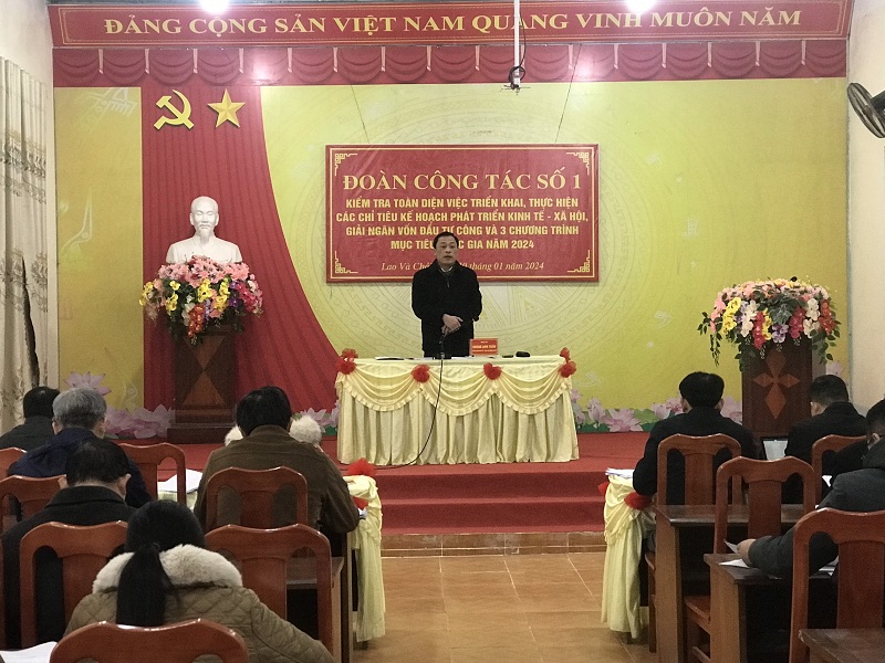 Đồng chí Chủ tịch UBND huyện Yên Minh làm việc tại xã Lao Và Chải