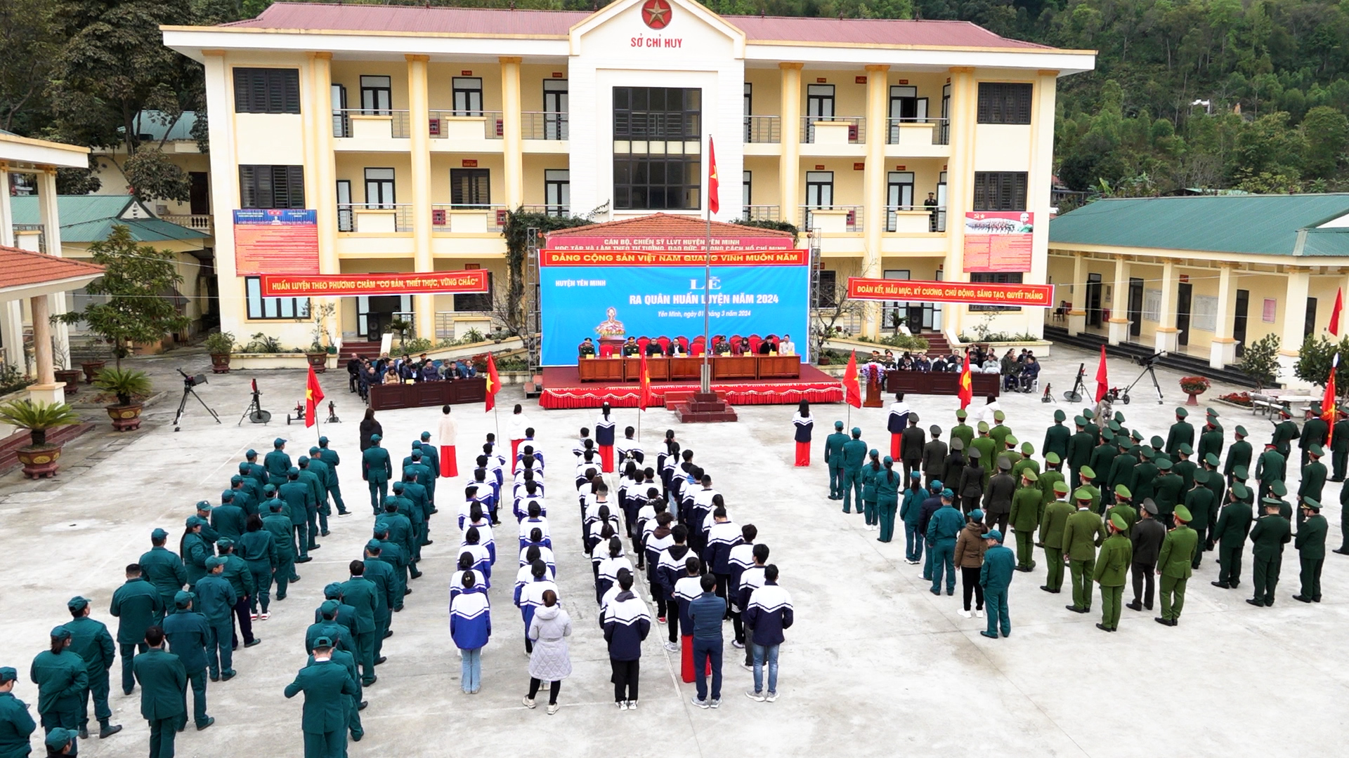 Huyện Yên Minh tổ chức Lễ ra quân huấn luyện năm 2024