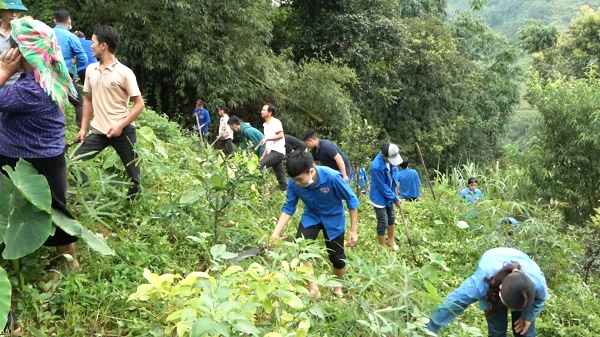Huyện đoàn Yên Minh tổ chức lễ ra quân chiến dịch tình nguyện mùa hè xanh năm 2021