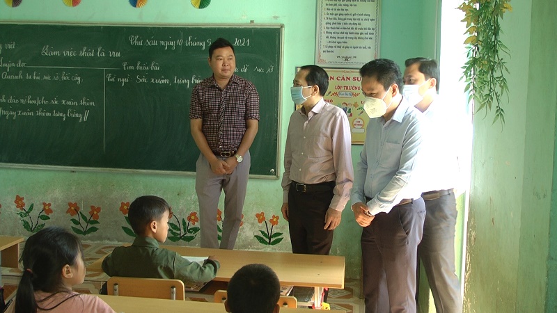 Phó Chủ tịch UBND tỉnh Trần Đức Quý kiểm tra thực tế tại xã Phú Lũng huyện Yên Minh