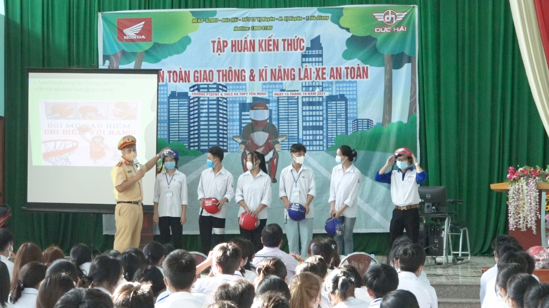 Tuyên truyền kiến thức về an toàn giao thông tại huyện Yên Minh