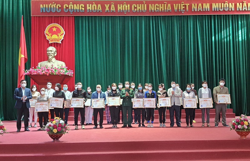 Yên Minh gặp mặt chia tay đoàn cán bộ y tế của tỉnh tham gia phòng chống dịch Covid-19 tại huyện