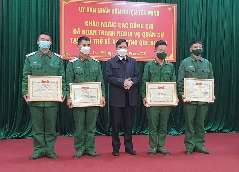 Yên Minh tiếp nhận quân nhân hoàn thành nghĩa vụ quân sự và nghĩa vụ công an năm 2022
