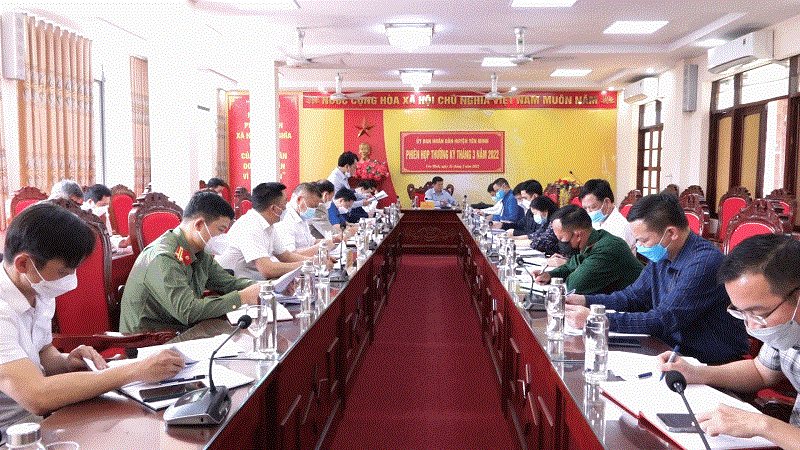 UBND huyện Yên Minh họp phiên thường kỳ tháng 3 năm 2022