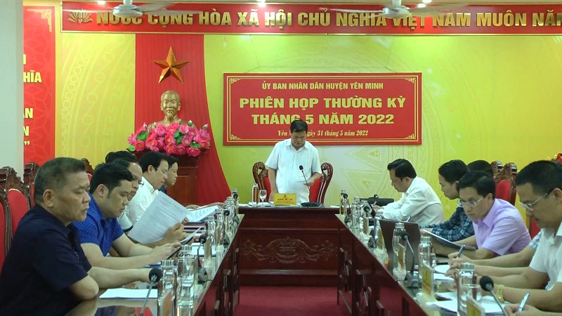 UBND huyện Yên Minh họp phiên thường kỳ tháng 5 năm 2022