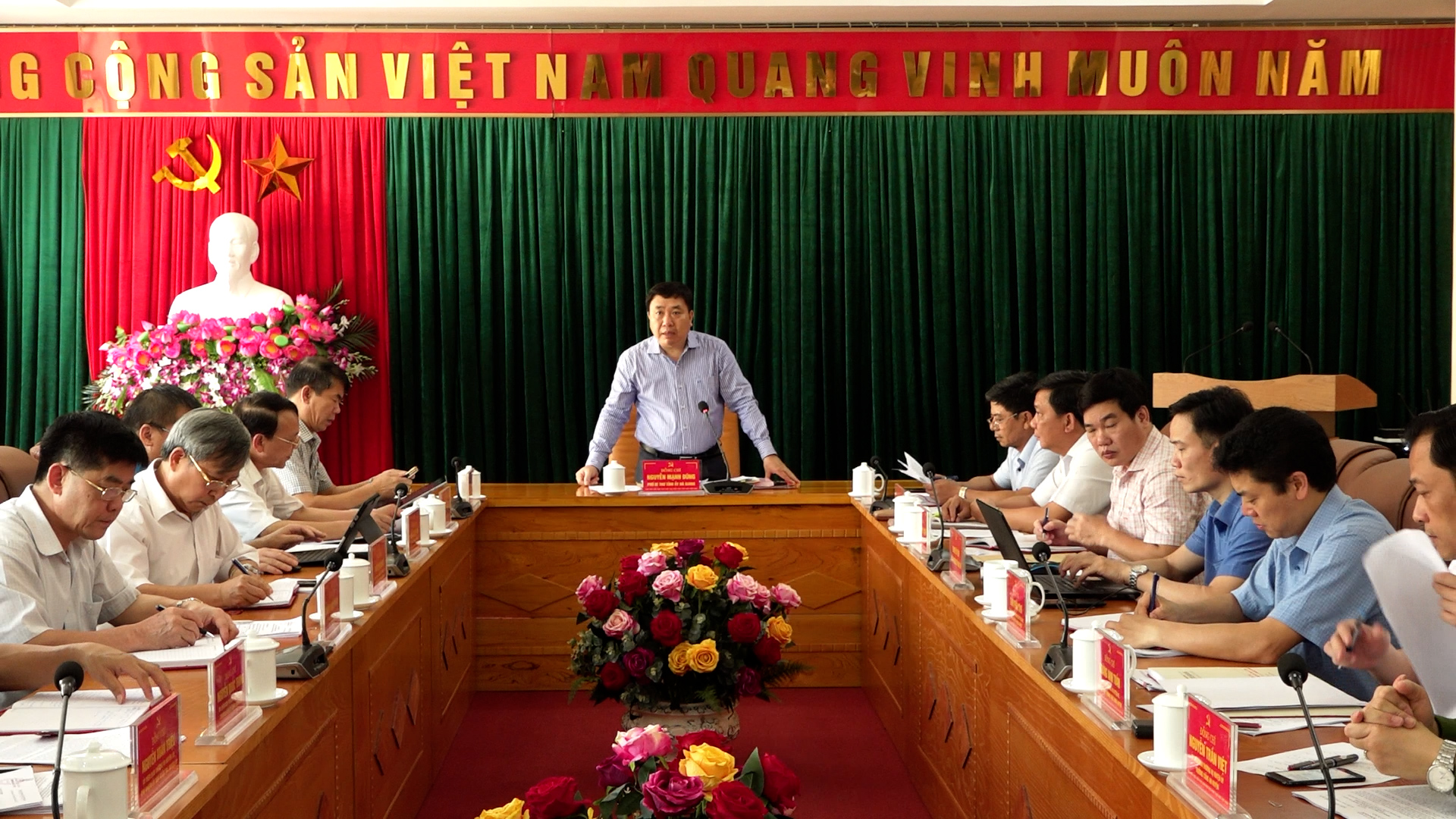 Phó Bí thư Tỉnh ủy Nguyễn Mạnh Dũng làm việc với BTV Huyện ủy Yên Minh