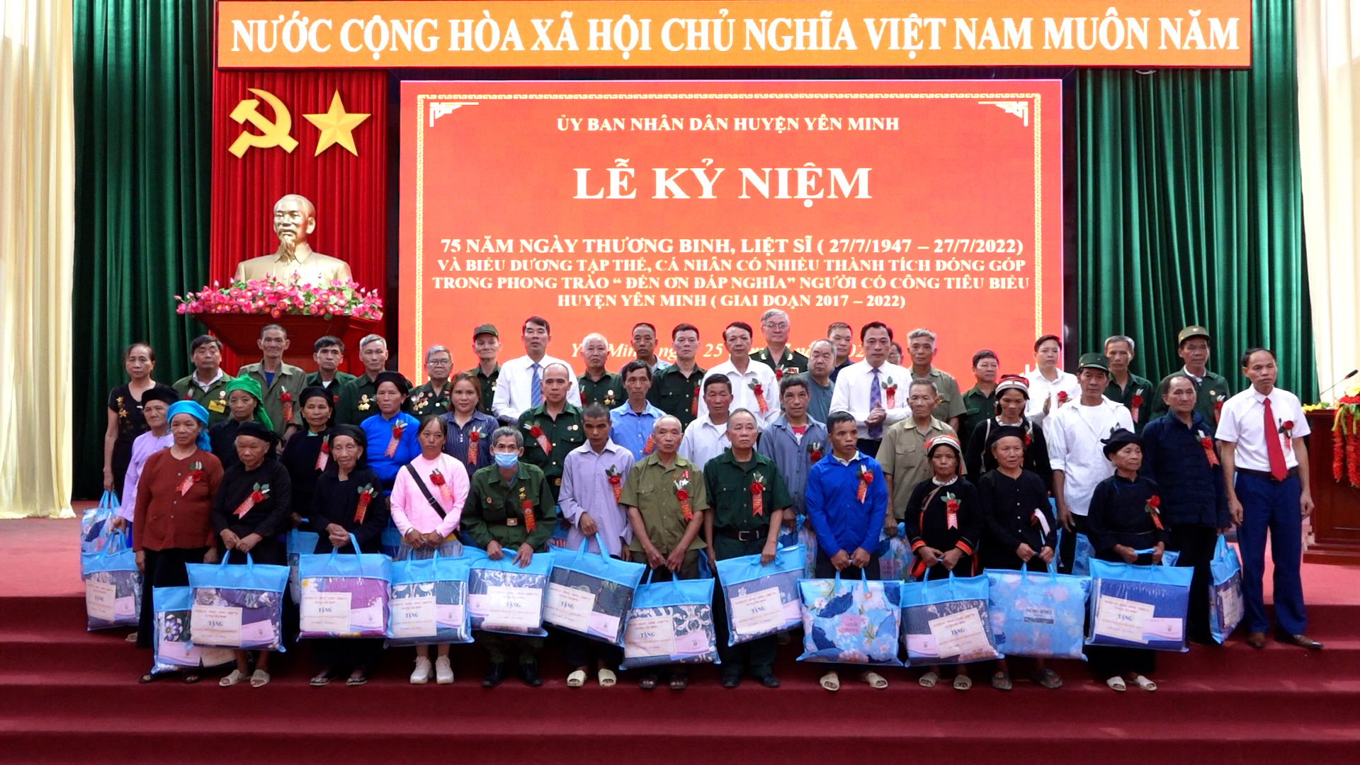 Huyện Yên Minh tổ chức Lễ kỷ niệm 75 năm ngày Thương binh - Liệt sĩ