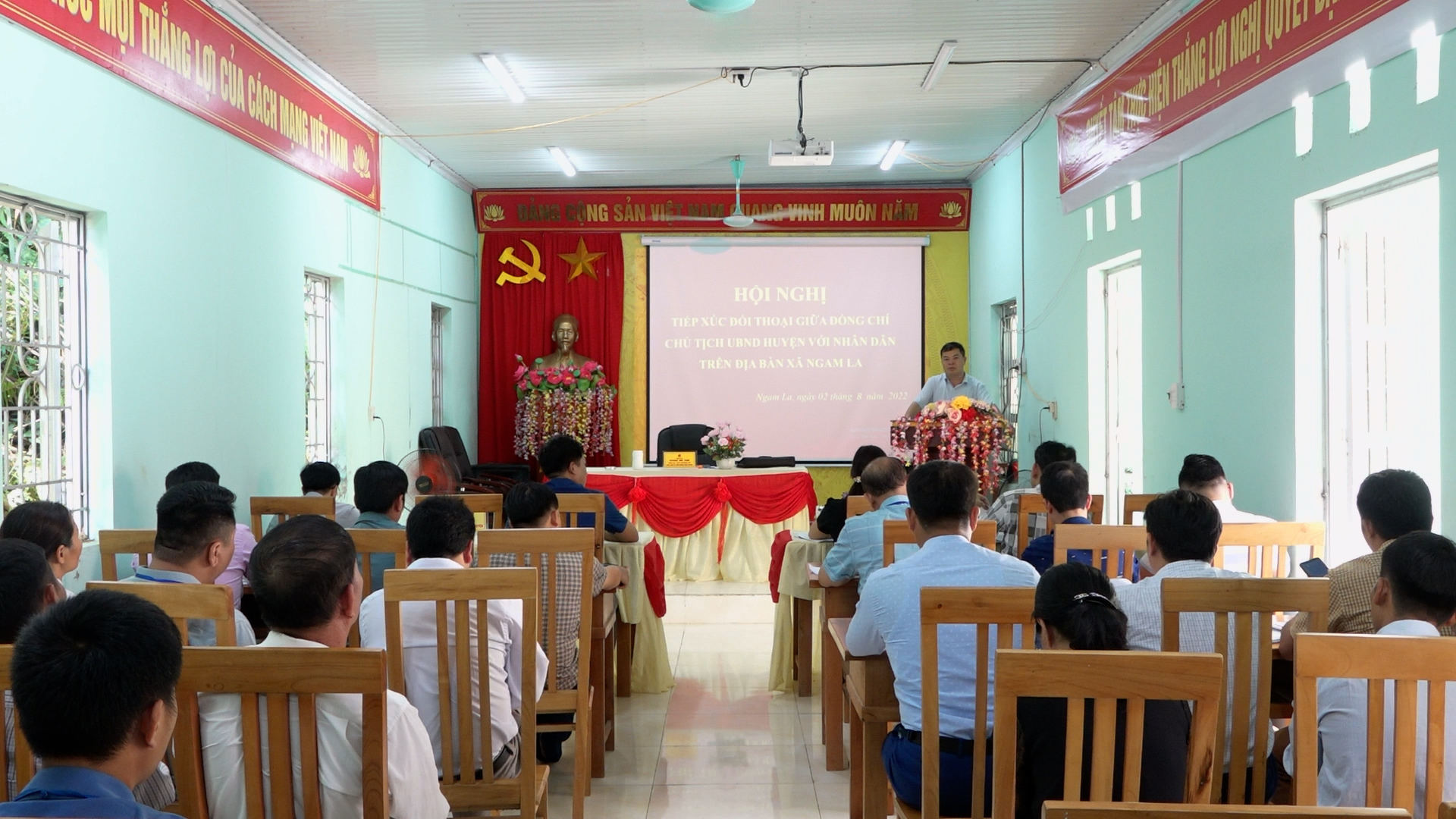 Chủ tịch UBND huyện Yên Minh đối thoại với nhân dân xã Ngam La