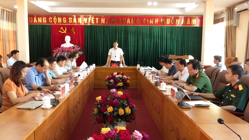 Trưởng Ban Tuyên giáo Tỉnh ủy Vũ Mạnh Hà làm việc tại huyện Yên Minh
