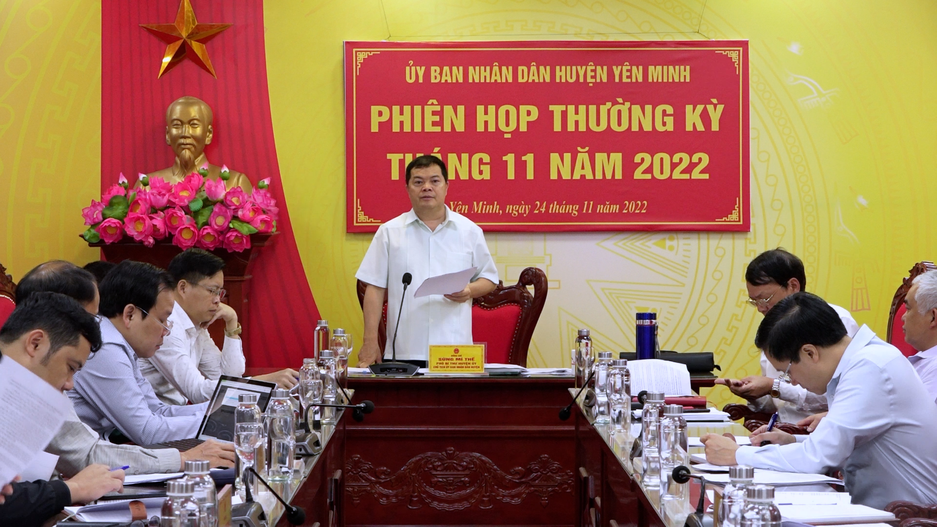 UBND huyện Yên Minh họp phiên thường kỳ tháng 11 năm 2022