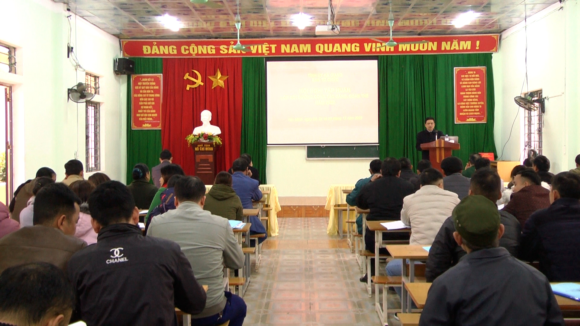 Yên Minh tổ chức hội nghị tập huấn bồi dưỡng công tác Đảng, đoàn thể năm 2022