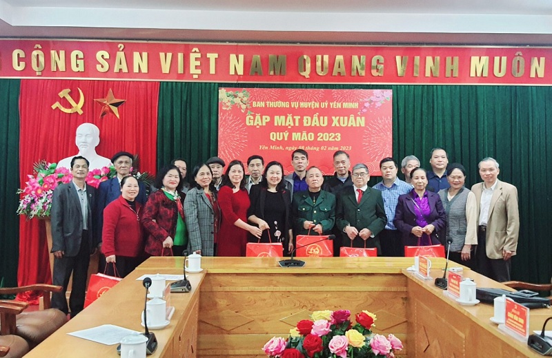 Yên Minh gặp mặt các đồng chí nguyên lãnh đạo huyện nhân dịp đầu xuân Quý Mão 2023