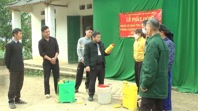 Xã Đông Minh phát động tháng tổng vệ sinh, tiêu độc khử trùng