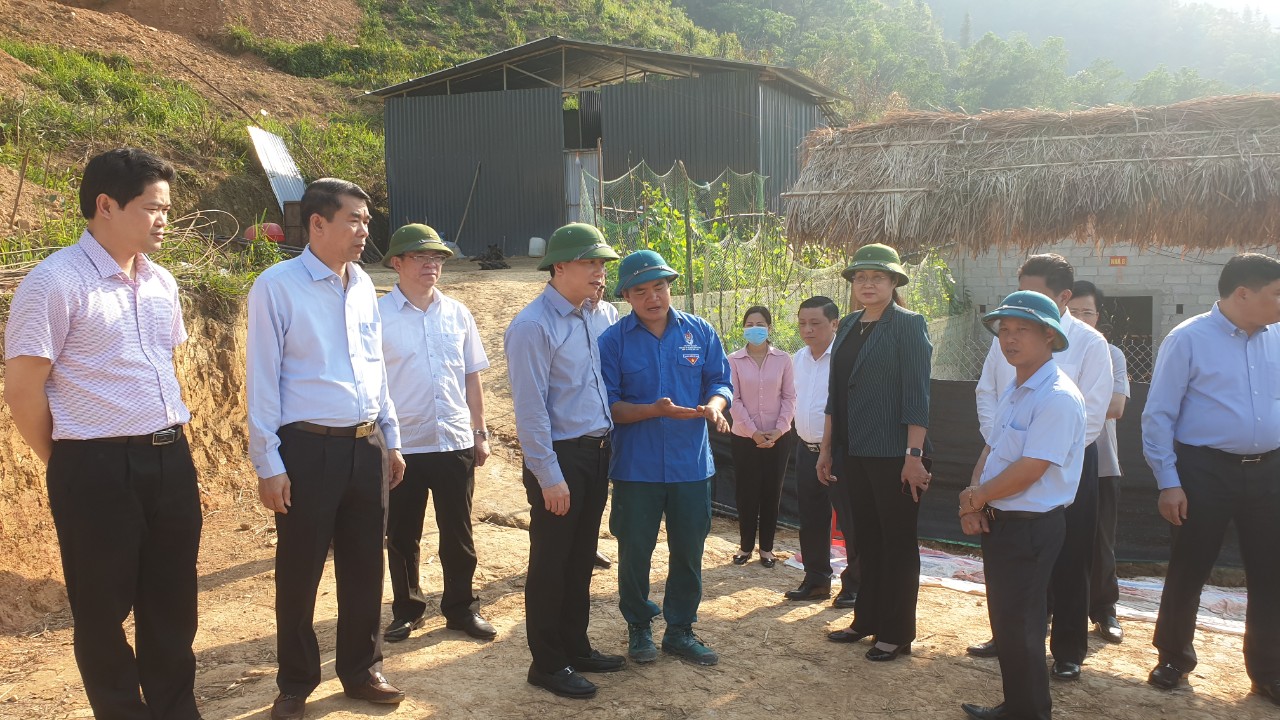 Bí thư Tỉnh ủy Đặng Quốc Khánh thăm mô hình thanh niên khởi nghiệp tại huyện Yên Minh