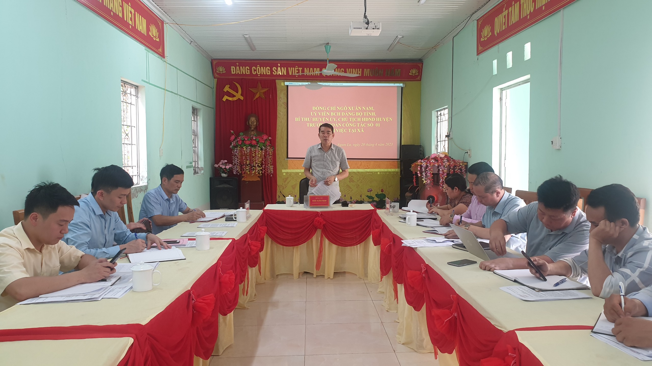 Bí thư Huyện ủy Yên Minh làm việc tại xã Ngam La