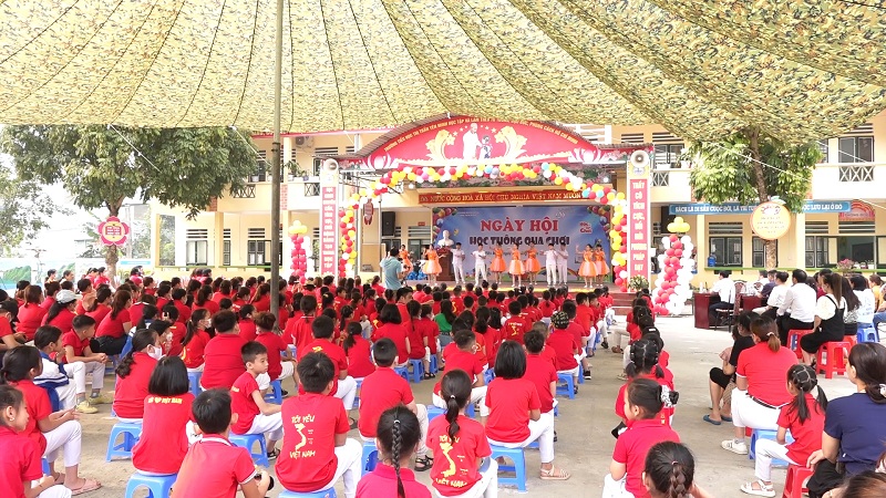 Trường Tiểu học thị trấn Yên Minh tổ chức Ngày hội Học thông qua chơi