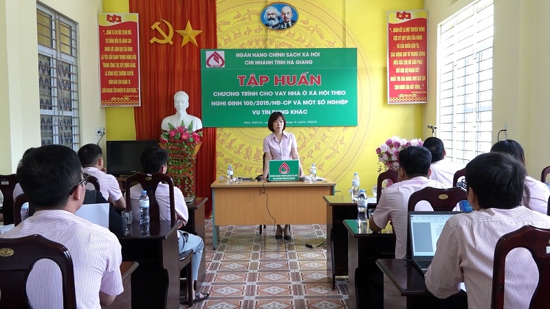 Ngân hàng CSXH tỉnh Hà Giang tập huấn chương trình cho vay nhà ở tại huyện Yên Minh