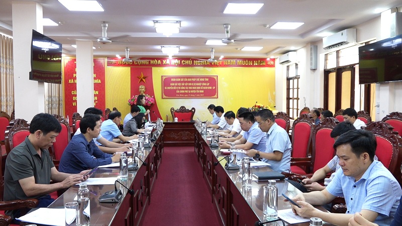 Đoàn giám sát của Ban Pháp chế HĐND tỉnh giám sát tại Yên Minh