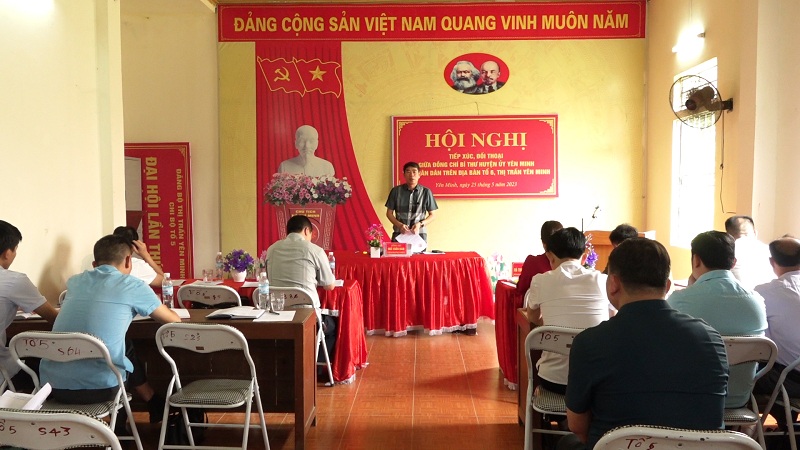 Bí thư Huyện ủy Yên Minh tiếp xúc đối thoại trực tiếp với nhân dân tổ 6 thị trấn Yên Minh