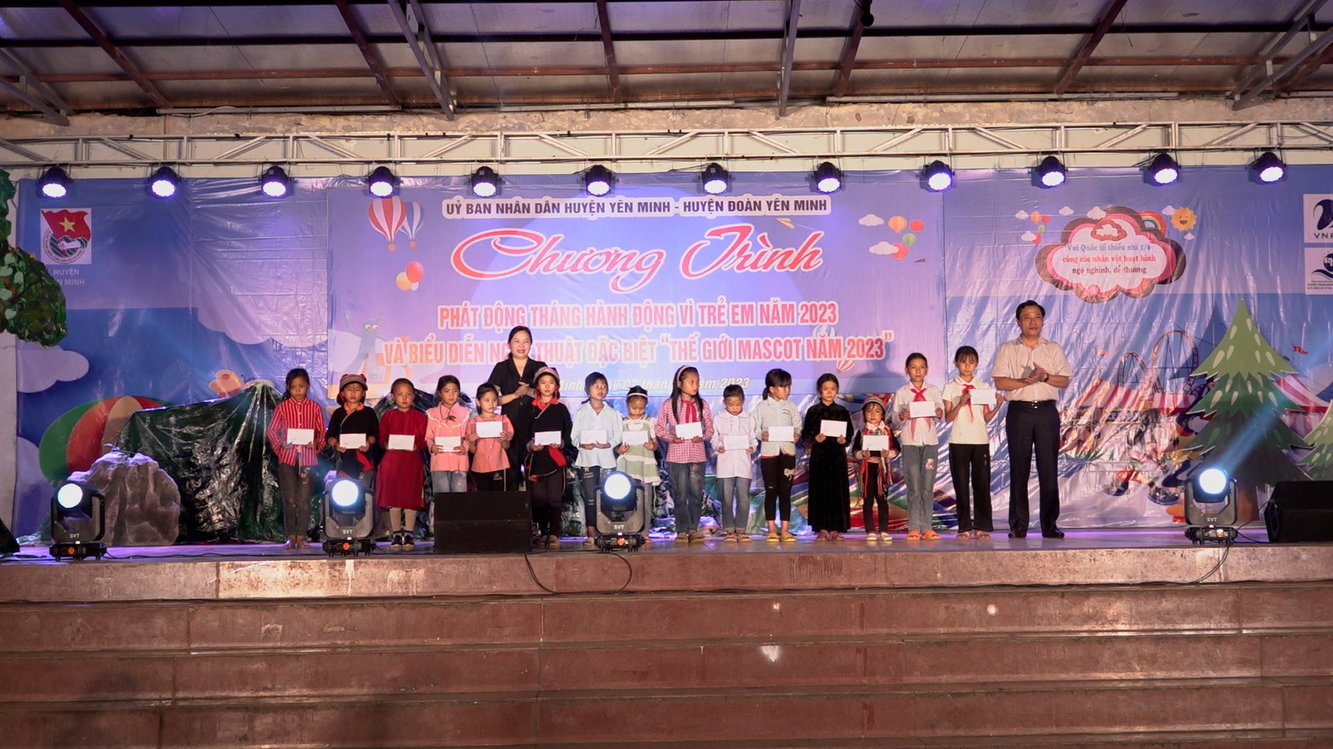 Yên Minh tổ chức phát động tháng hành động vì trẻ em và biểu diễn nghệ thuật 