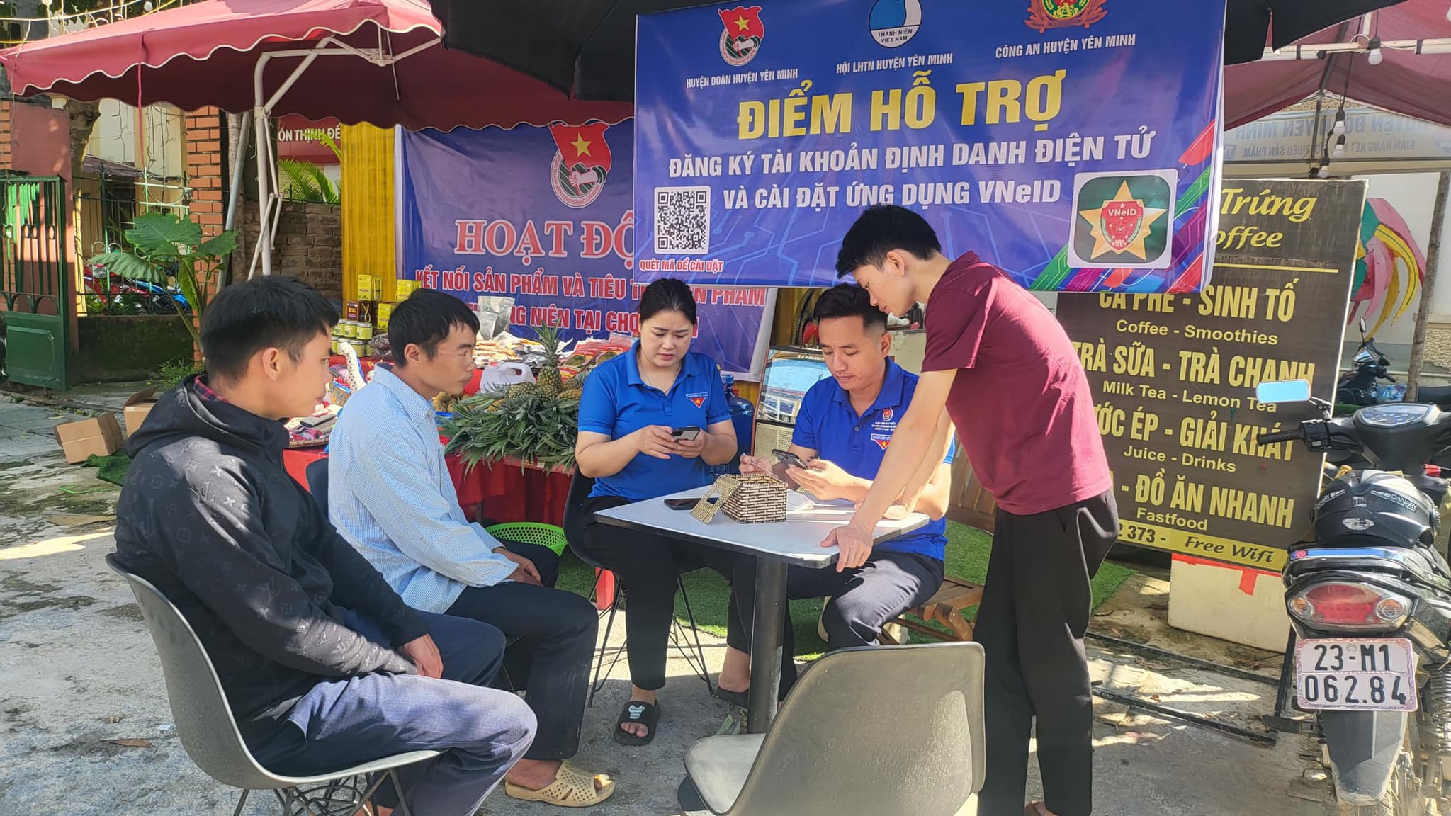 Huyện Đoàn Yên Minh tổ chức hoạt động kết nối tiêu thụ sản phẩm nông sản địa phương  và hỗ trợ đăng ký định danh điện tử